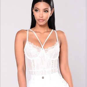 Fashion Nova Underwire White Lace Bodysuit
